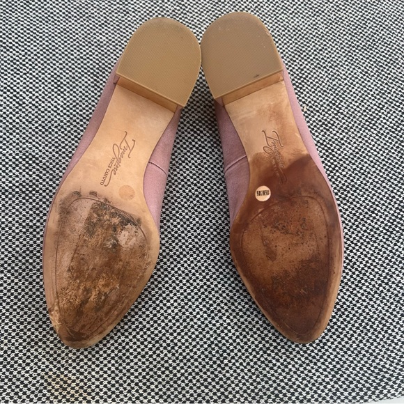 Vince Camuto sz 8.5 rose, pink round toe heel w/low stacked gold reflective heel - Picture 7 of 7